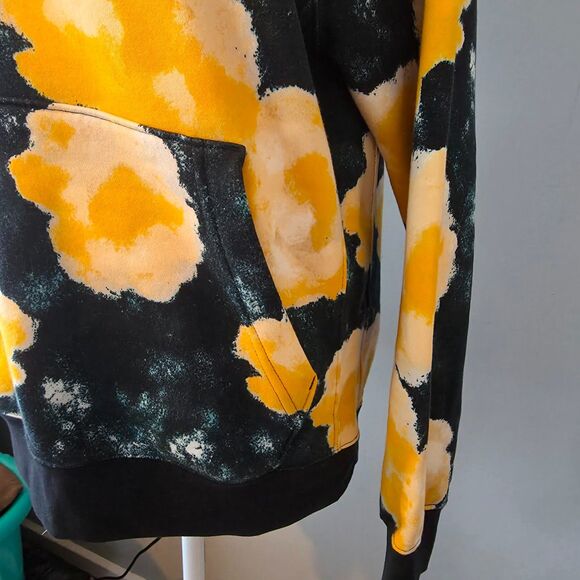 Nike Women's Navy and Yellow Floral Oversize Hoodie with Front Pockets.  Size SM - Picture 8 of 9